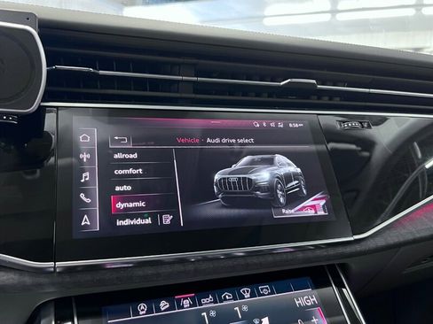 Used 2019 Audi Q8 Prestige image 24