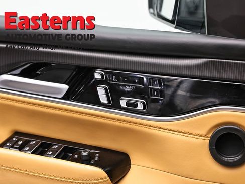 Used 2025 Jeep Grand Wagoneer Series III w/ Rear Seat Video Group 1 AWD/4WD image 20