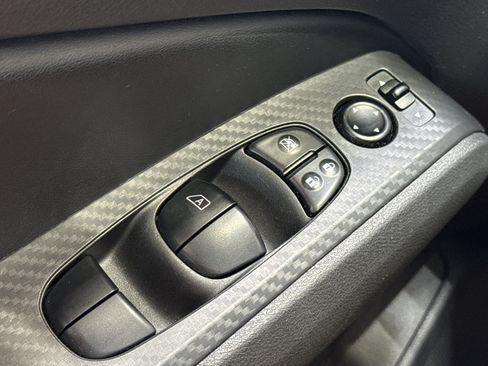Used 2024 Nissan Altima 2.5 SV FWD image 31