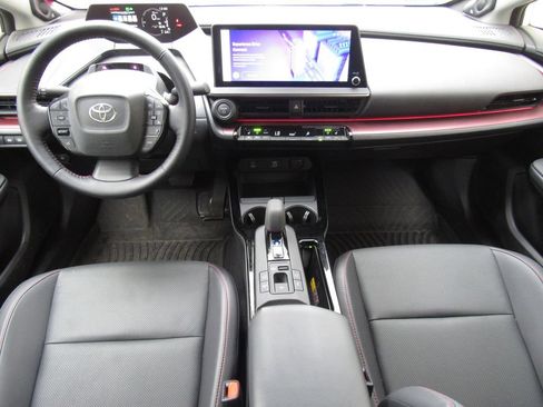Certified 2026 Toyota Prius Plug-In Hybrid FWD image 32