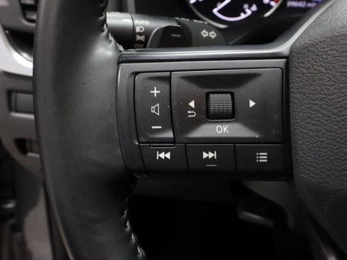 Certified 2025 Nissan Rogue SV image 26