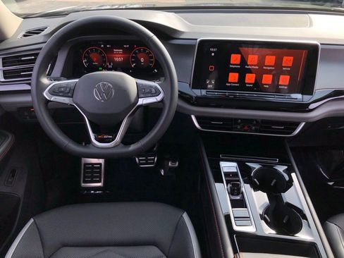 New 2026 Volkswagen Atlas Peak Edition AWD/4WD image 17