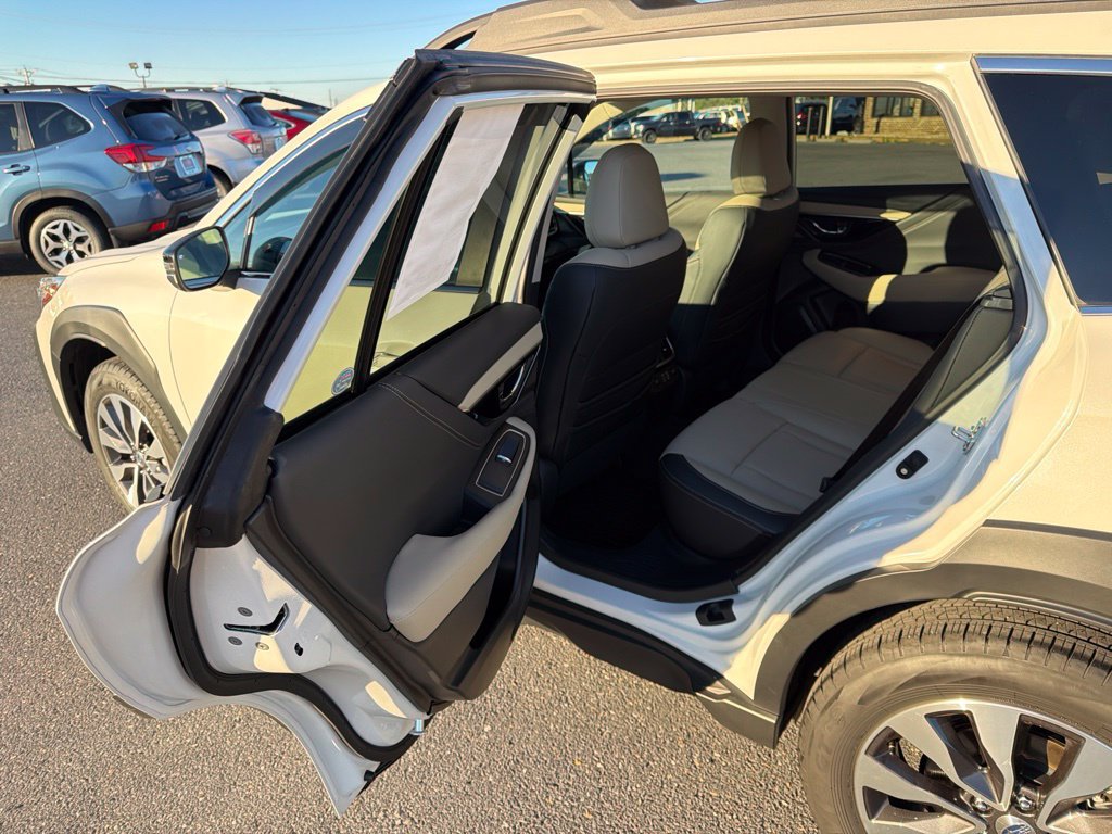 Certified 2025 Subaru Outback Limited AWD/4WD image 15