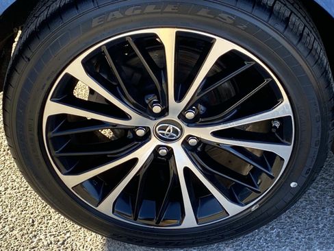 Used 2018 Toyota Camry SE w/ Moonroof Package image 24