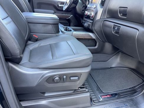 Used 2023 GMC Sierra 3500 Denali w/ Denali Black Diamond Edition image 26