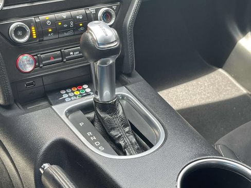 Used 2020 Ford Mustang Coupe w/ Black Accent Package RWD image 32