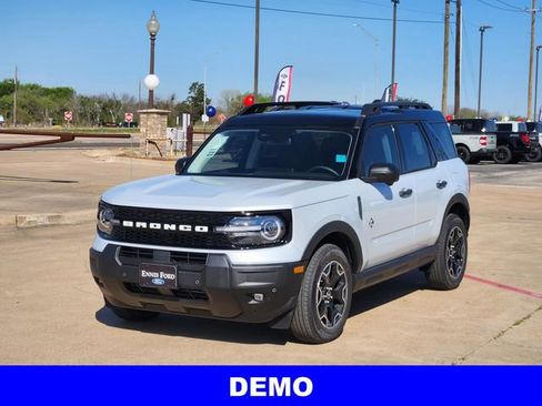 New 2026 Ford Bronco Sport Outer Banks w/ Outer Banks Tech Package+ AWD/4WD image 3