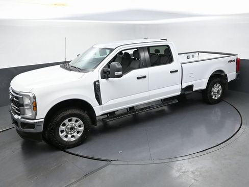 Used 2024 Ford F350 XLT image 44