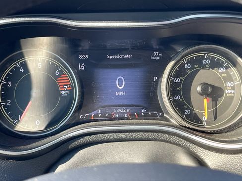 Used 2023 Jeep Cherokee Altitude Lux image 13