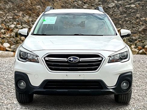 Used 2019 Subaru Outback 2.5i Premium image 3