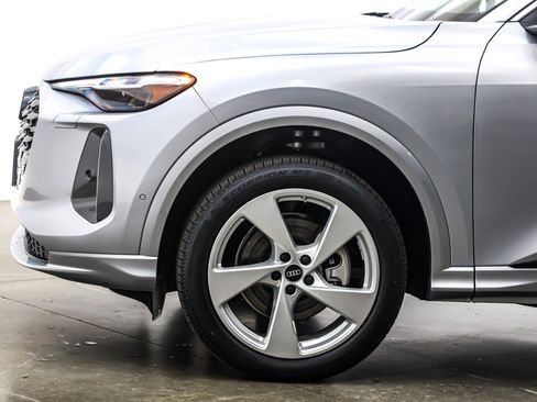 New 2025 Audi Q5 Premium Plus image 10