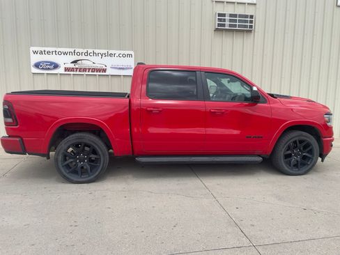 Used 2022 RAM 1500 Laramie AWD/4WD image 1