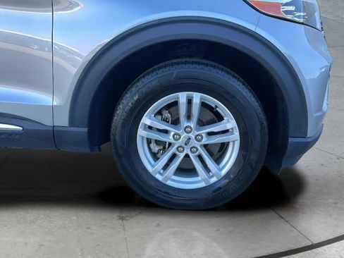 Used 2023 Ford Explorer XLT w/ Equipment Group 202A image 27