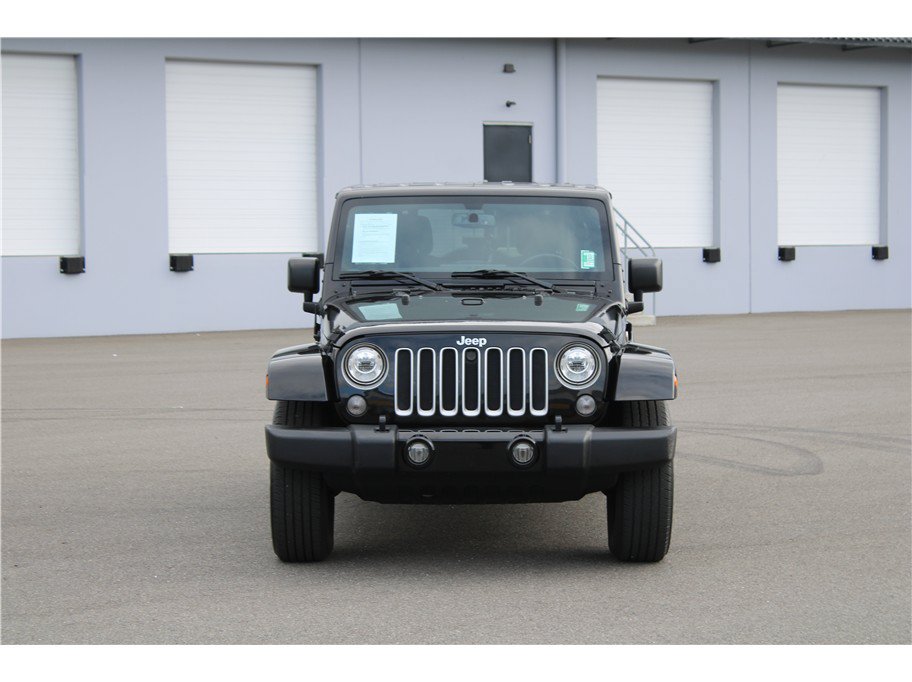 Used 2017 Jeep Wrangler Unlimited Sahara w/ Connectivity Group AWD/4WD image 4