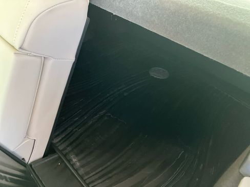 Used 2023 Buick Envision Avenir image 45