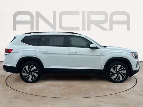 Used 2025 Volkswagen Atlas SE FWD image 11