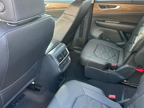 New 2026 Volkswagen Atlas SE image 11