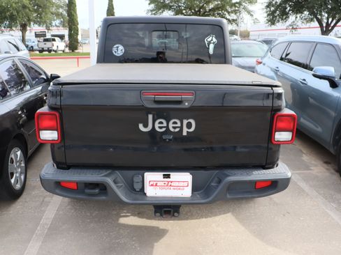 Used 2020 Jeep Gladiator Sport w/ Quick Order Package 24S image 9