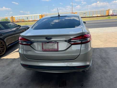 Used 2017 Ford Fusion SE w/ Fusion SE Technology Package image 20