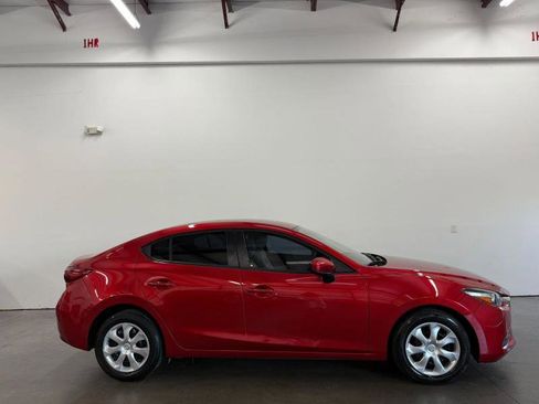 Used 2018 MAZDA MAZDA3 Sport image 2