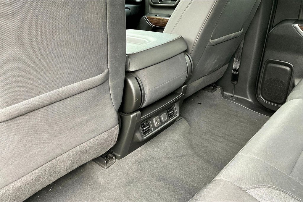 Used 2022 GMC Sierra 2500 SLE w/ Preferred Package AWD/4WD image 21
