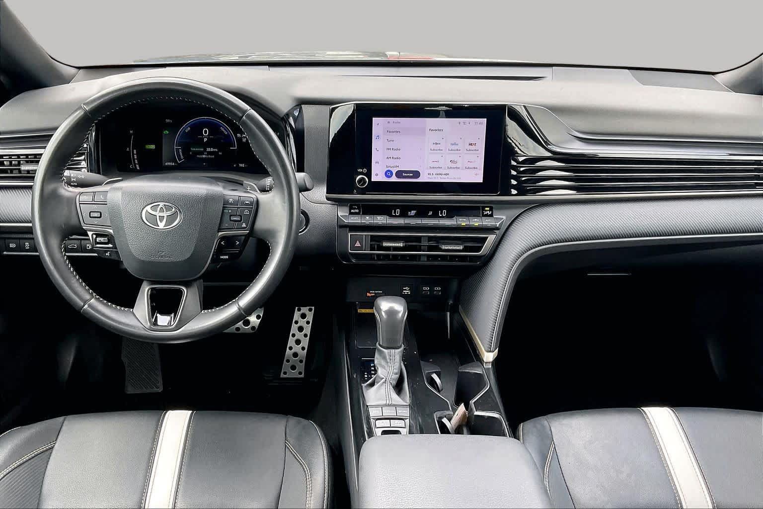 Used 2025 Toyota Camry SE FWD image 15