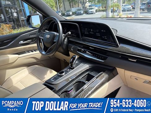 Used 2024 Cadillac Escalade Premium Luxury AWD/4WD image 30