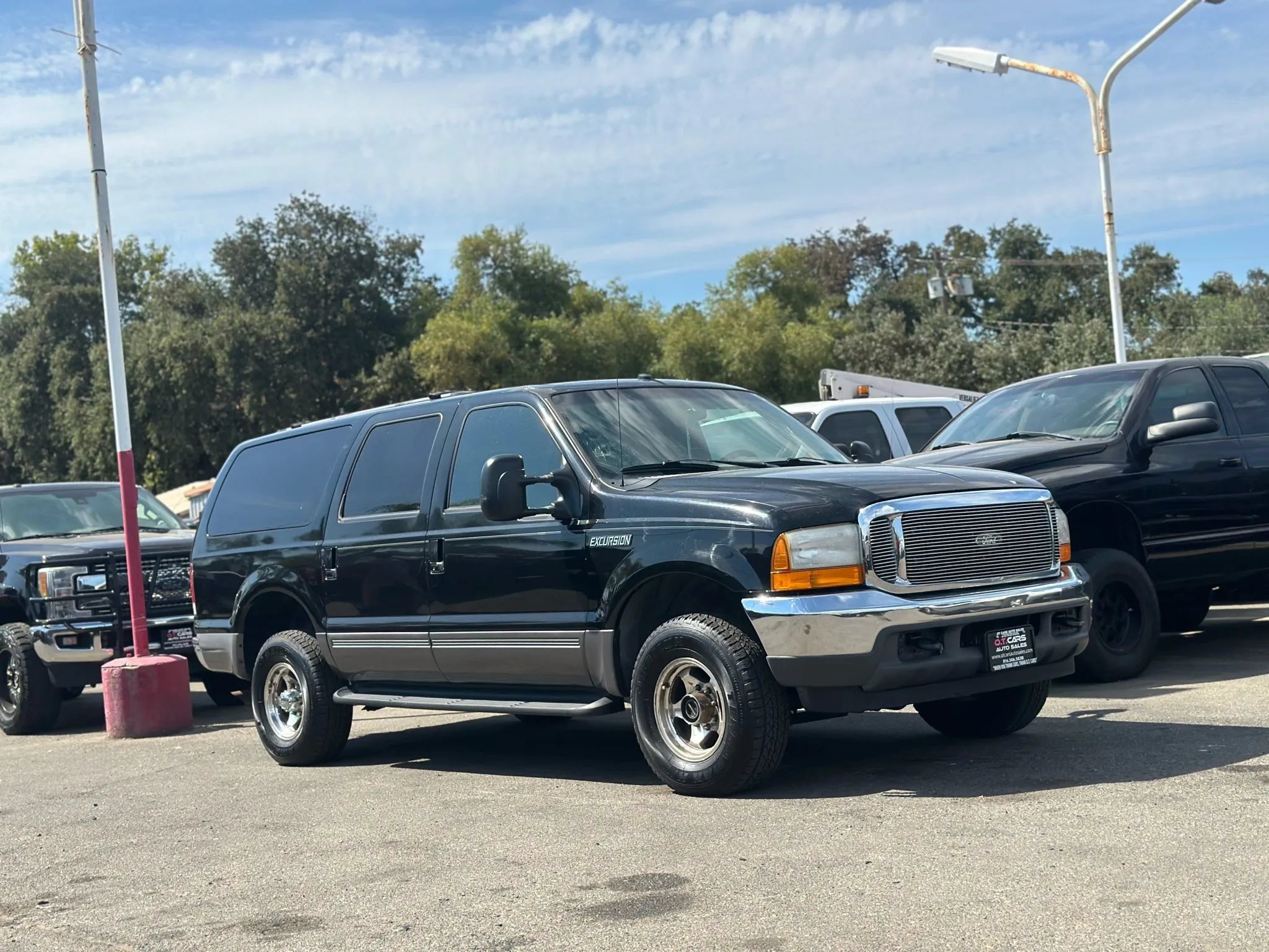 Used 2001 Ford Excursion XLT AWD/4WD image 8