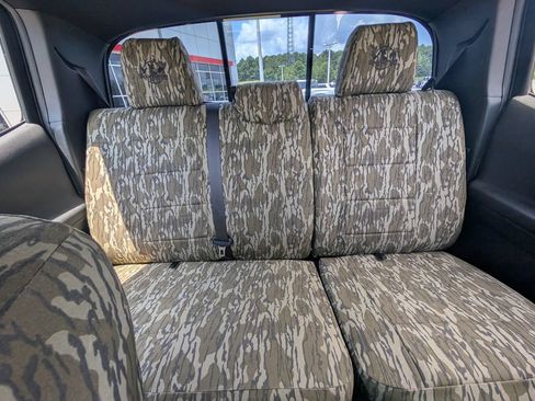 Used 2019 Toyota Tacoma TRD Off-Road AWD/4WD image 25