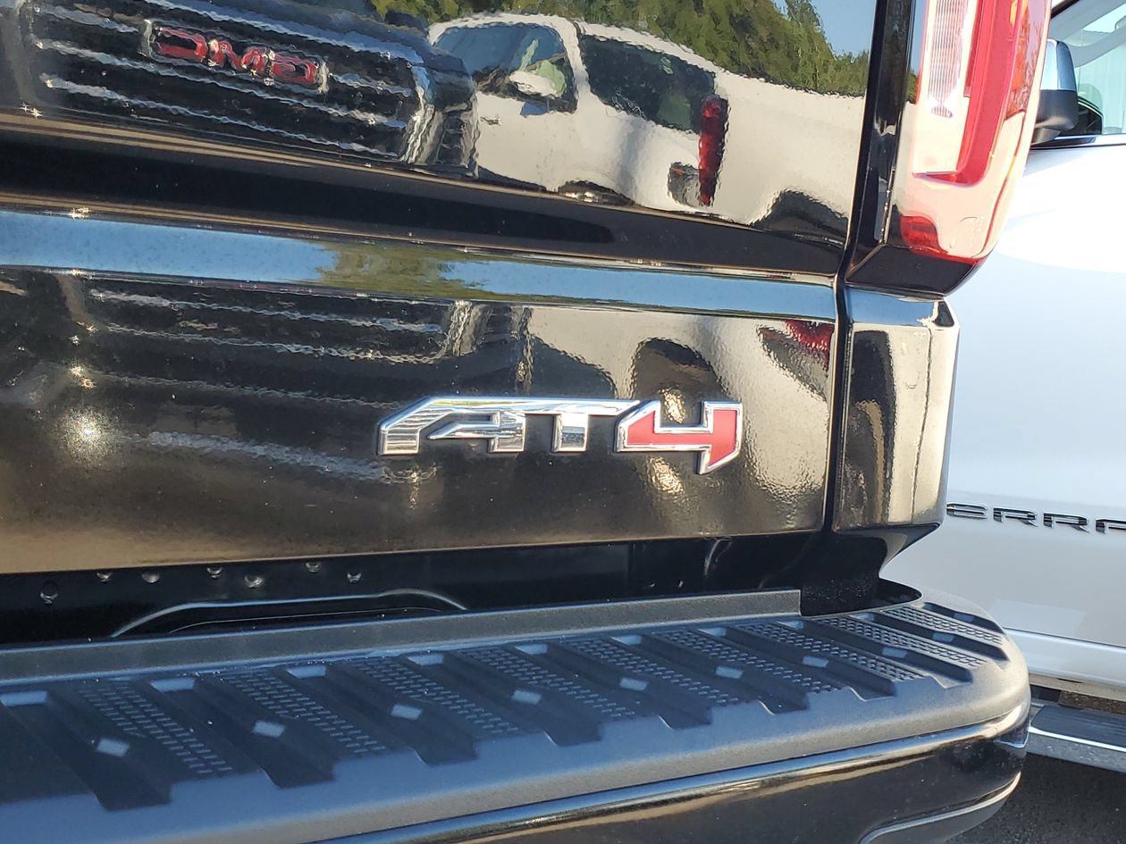 Used 2021 GMC Sierra 1500 AT4 w/ AT4 Premium Package AWD/4WD image 8