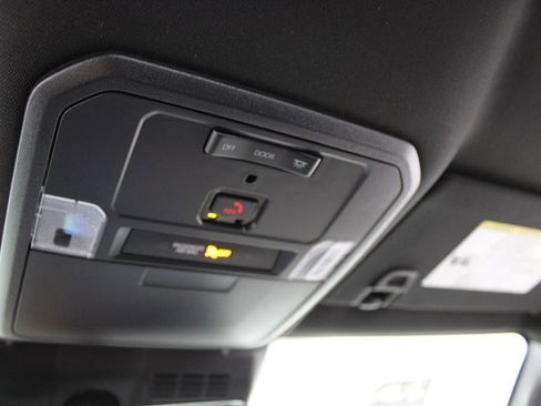 Used 2024 Toyota Tacoma TRD Off-Road image 27