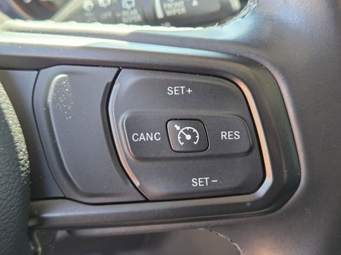 Used 2022 Jeep Wrangler Sport AWD/4WD image 22