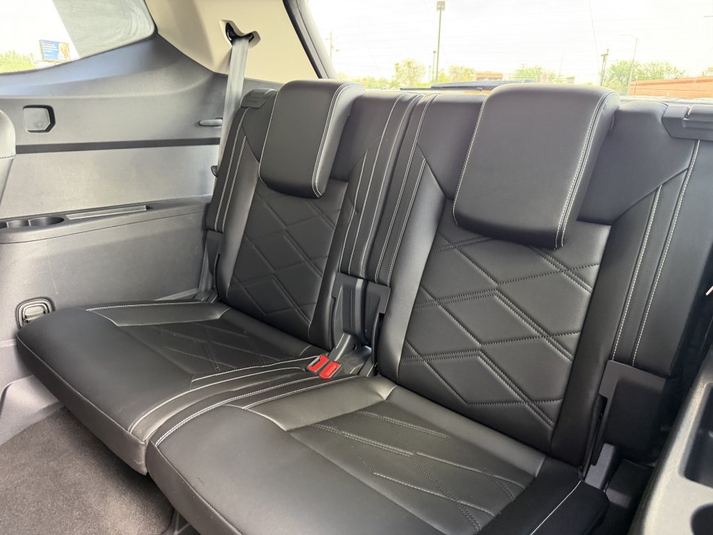 Used 2024 Volkswagen Atlas SE w/ Panoramic Sunroof Package FWD image 40