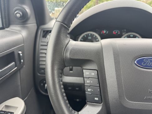 Used 2011 Ford Escape XLT AWD/4WD image 22