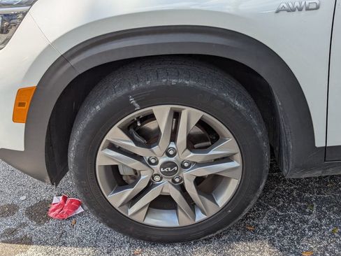 Used 2022 Kia Seltos LX AWD/4WD image 9
