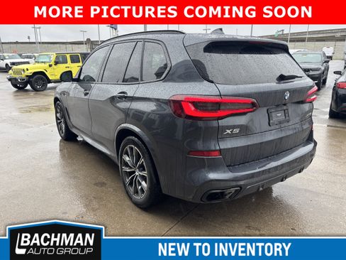 Used 2021 BMW X5 xDrive40i w/ M Sport Package image 3