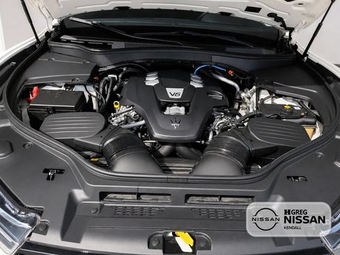 Used 2022 Maserati Levante GT AWD/4WD image 13