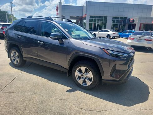 Used 2024 Toyota RAV4 XLE w/ Convenience Package image 9