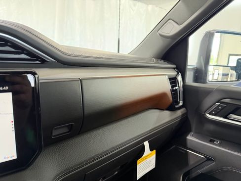 New 2026 GMC Sierra 2500 Denali w/ Denali Reserve Package image 24