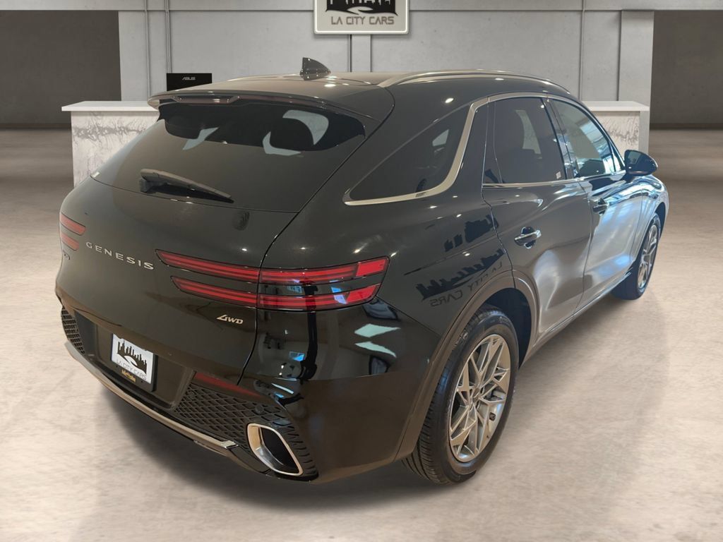 Used 2025 Genesis GV70 2.5T AWD/4WD image 6