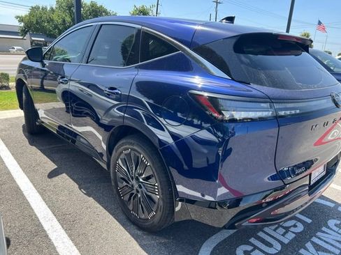 Used 2025 Nissan Murano Platinum w/ Cargo Package AWD/4WD image 2