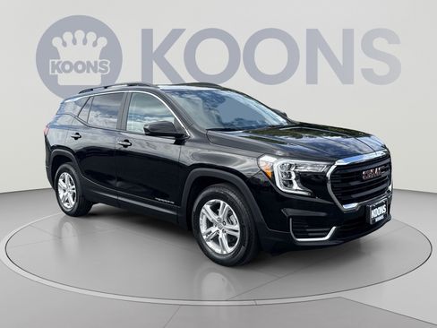 Used 2022 GMC Terrain SLE FWD image 2