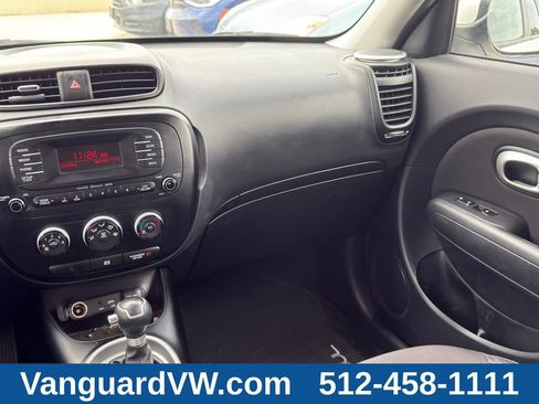 Used 2016 Kia Soul FWD image 29