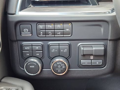 New 2026 Chevrolet Tahoe Z71 w/ Comfort Package AWD/4WD image 23