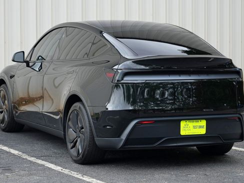 Used 2026 Tesla Model Y 2WD image 52