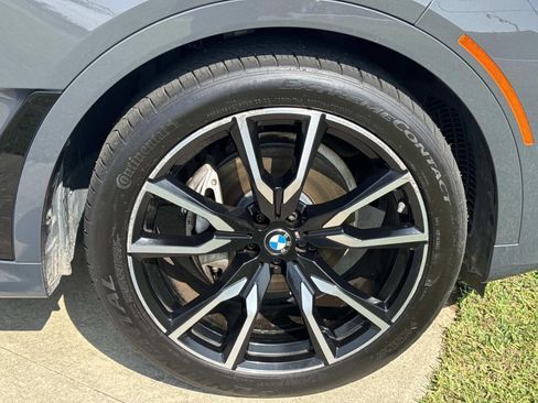Used 2022 BMW X7 xDrive40i w/ M Sport Package AWD/4WD image 4