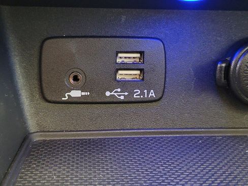 Used 2023 Subaru Forester Limited image 28