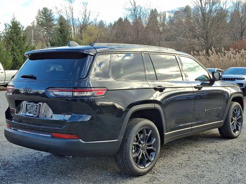 New 2025 Jeep Grand Cherokee L Limited image 3