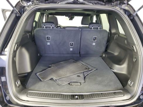 Used 2025 Jeep Grand Cherokee Laredo X image 32