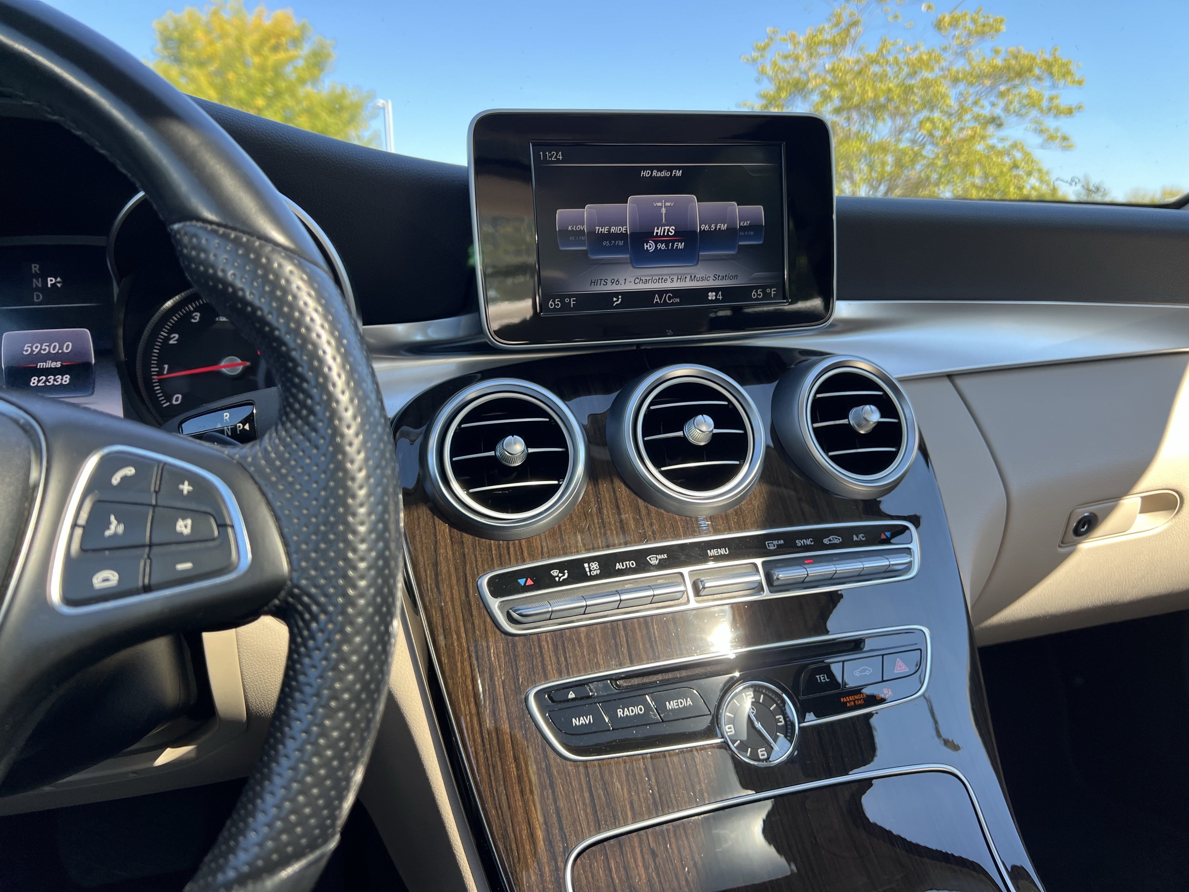 Used 2017 Mercedes-Benz C 300 4MATIC Sedan image 31